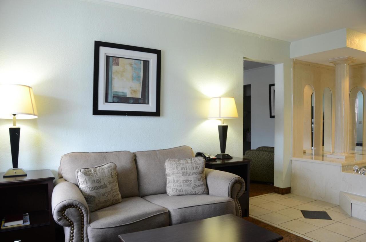 Quality Inn & Suites Covington Екстер'єр фото